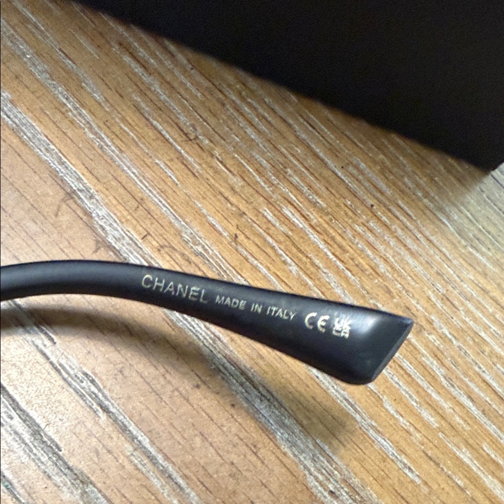 CHANEL Black Square Oversized Sunglasses with Silver CC Logos - Picture 6 of 8
